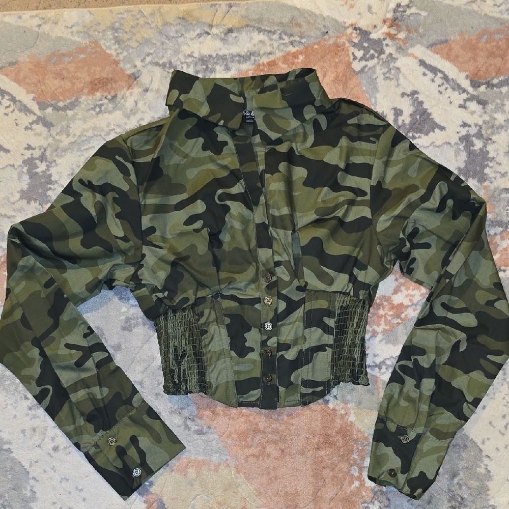Fashion Nova Camouflage Crop Top